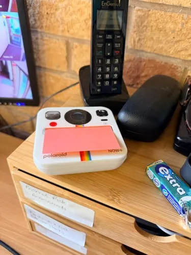 Mustard Polaroid hållare för klisterlappar retro